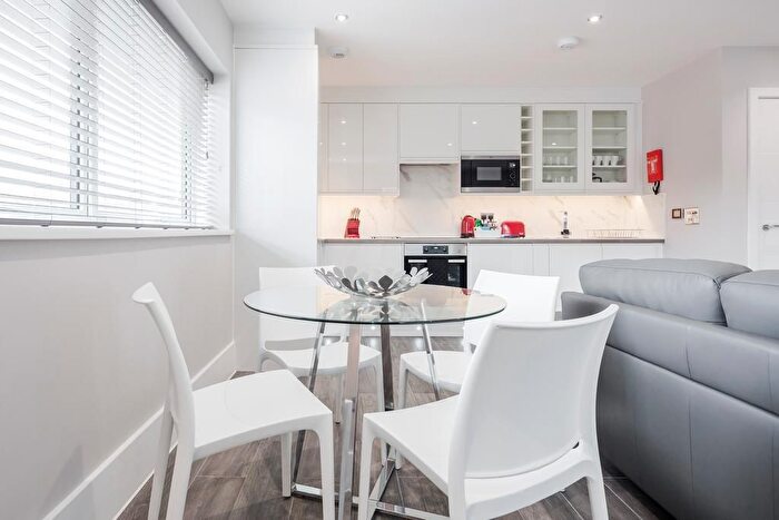 2 Bedroom Flat To Rent In The Legacy, - Denmark Villas, BN3