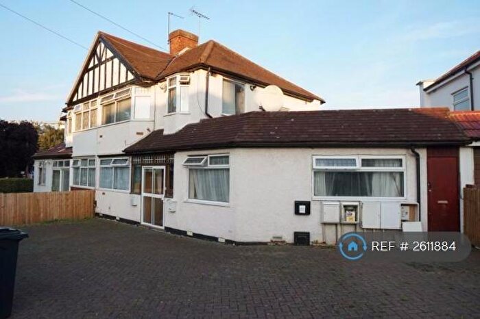 1 Bedroom Flat To Rent In Fairview Crescent, Rayners Lane, HA2