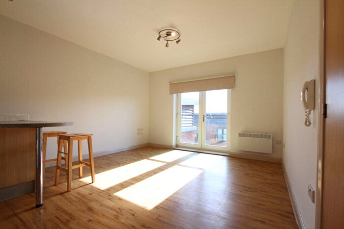 2 Bedroom Apartment To Rent In Marshall Road, Banbury, Oxon, OX16
