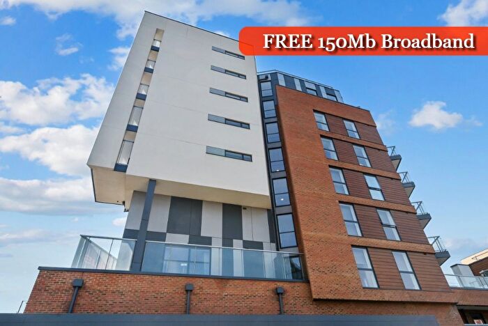 2 Bedroom Flat To Rent In Stylus Place, Hayes, UB3