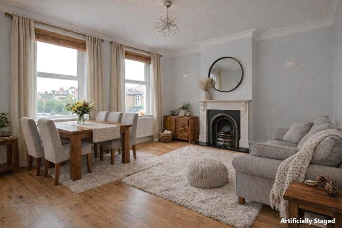 1 Bedroom Flat For Sale In Victoria Road, Walthamstow, London, E17