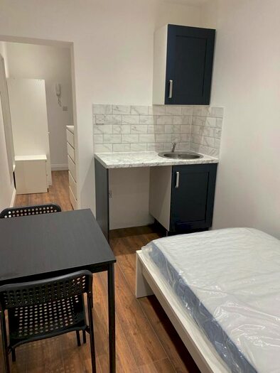 Studio To Rent In Derby Road, Hounslow, TW3