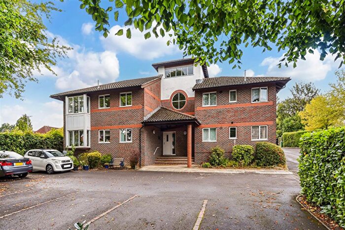 2 Bedroom Flat For Sale In Charlton Road, Andover, SP10