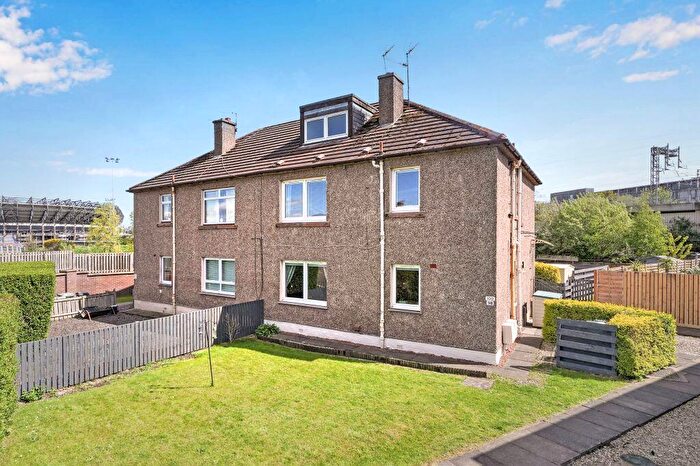 2 Bedroom Flat For Sale In Baird Drive, Balgreen, Edinburgh, EH12