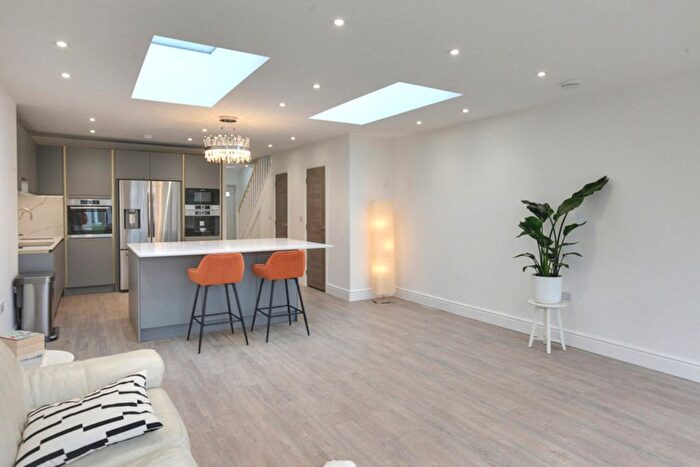 4 Bedroom End Terrace House For Sale In Ellington Road, Feltham, TW13