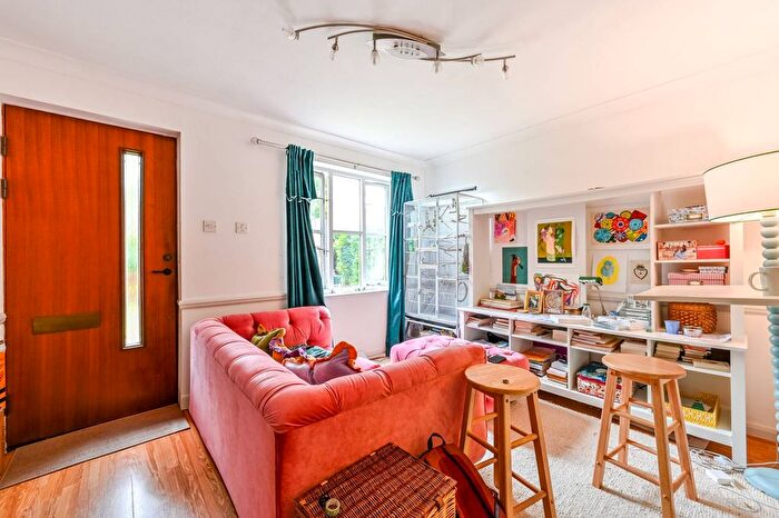 1 Bedroom Flat To Rent In Bunning Way, Barnsbury, London, N7