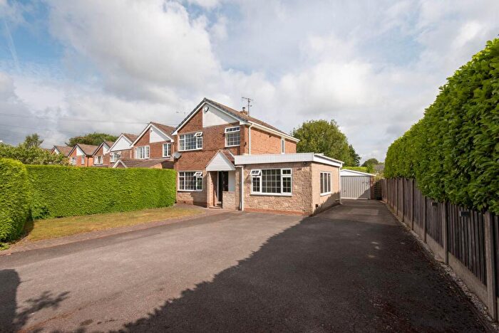 3 Bedroom Detached House For Sale In Rockingham Close, Chesterfield, S40