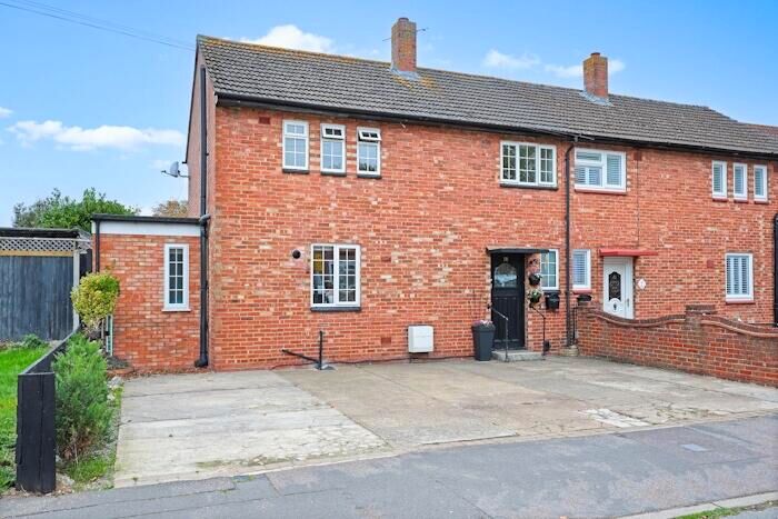 3 Bedroom Semi-Detached House For Sale In Beamish Close, North Weald, CM16