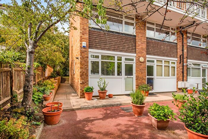 2 Bedroom Flat For Sale In South Court, Kersfield Road, SW15