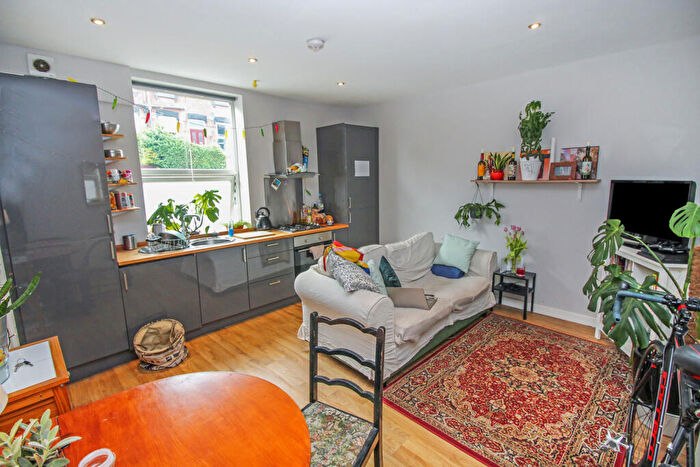 2 Bedroom Terraced House To Rent In Highbury Street, Meanwood, Leeds, LS6