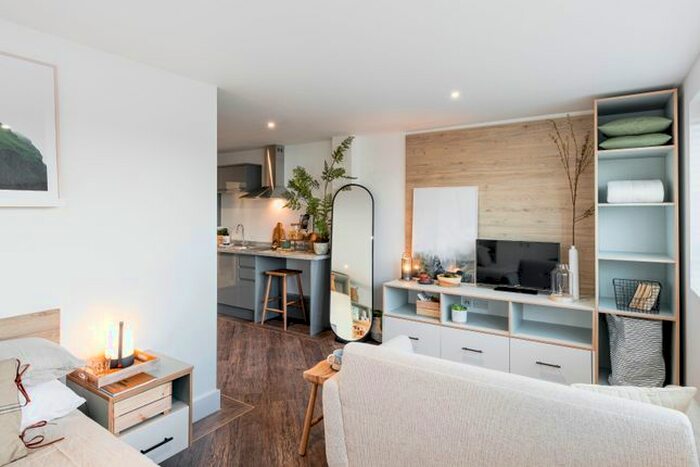 Studio To Rent In Commercial Road, Portsmouth, PO1