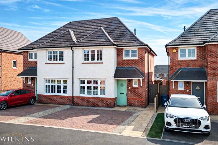 3 Bedroom Semi Detached House For Sale In Boundary Drive, Amington, Tamworth, Staffordshire, B77