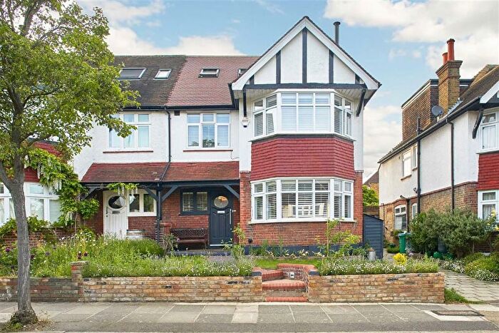 5 Bedroom Property To Rent In Hertford Avenue, Sheen, SW14