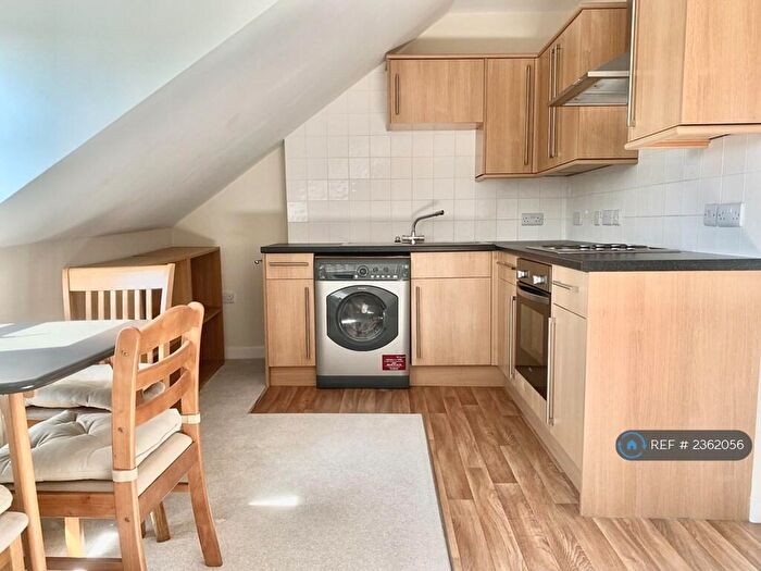 1 Bedroom Flat To Rent In Seamoor Road, Bournemouth, BH4