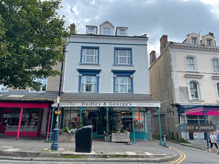 3 Bedroom Penthouse To Rent In Mostyn St, Llandudno, LL30
