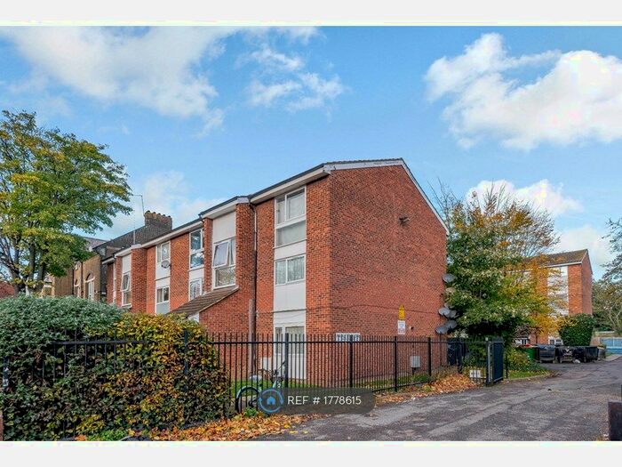 1 Bedroom Flat To Rent In Radlett Close, London, E7