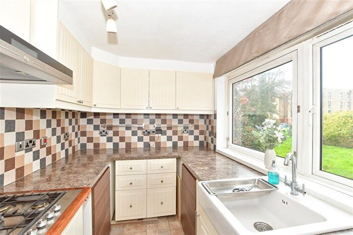 2 Bedroom Flat For Sale In New Street, Horsham, West Sussex, RH13
