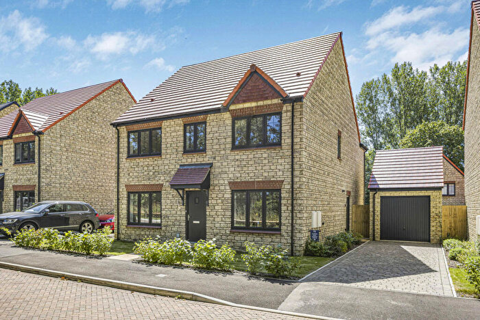 4 Bedroom Detached House For Sale In Davies Edge, Marcham, OX13