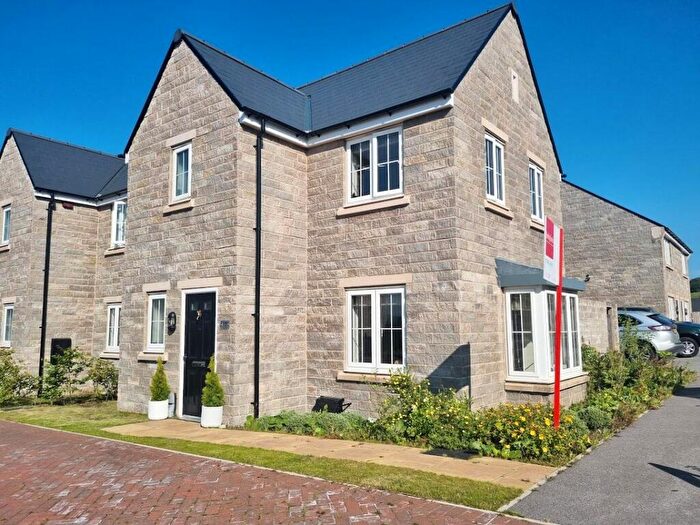 3 Bedroom Semi-Detached House For Sale In Hardwick Road, Buxton, Derbyshire, SK17