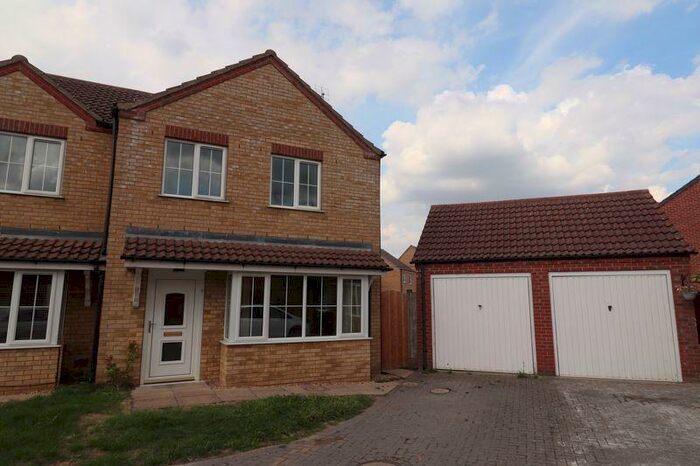 3 Bedroom Semi-Detached House To Rent In Betjeman Close, Spalding, PE11