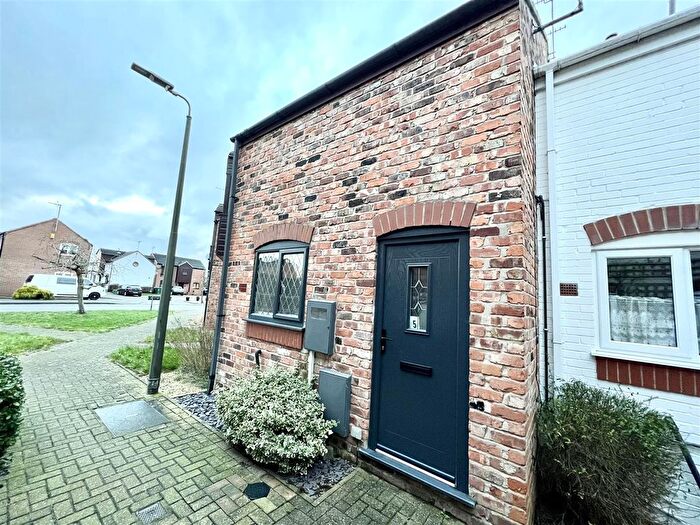 2 Bedroom Town House To Rent In Blossom Walk, Hatton, Derby, DE65