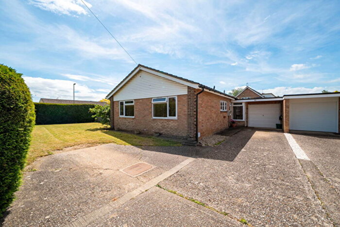 3 Bedroom Detached Bungalow For Sale In Pack Lane Oakley, RG23