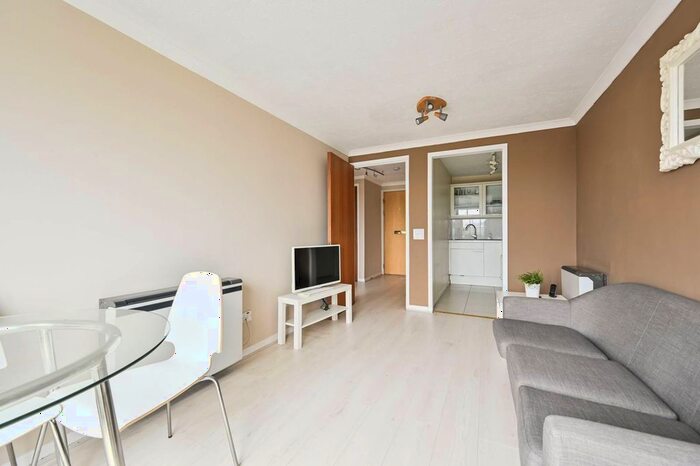 1 Bedroom Flat For Sale In Earls Court, Earls Court, London, SW5