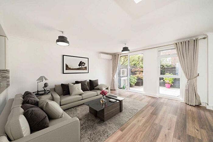 4 Bedroom Property To Rent In Holyport Road, London, SW6