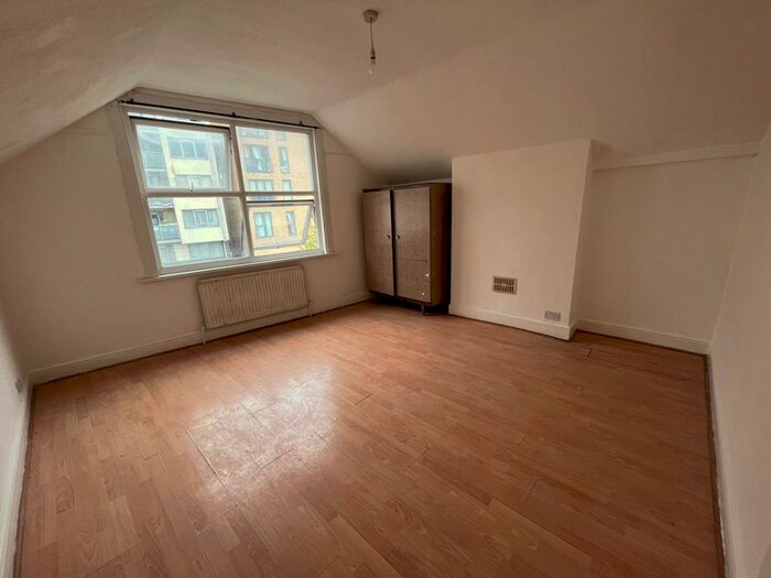 3 Bedroom Flat To Rent In London Road, CR0