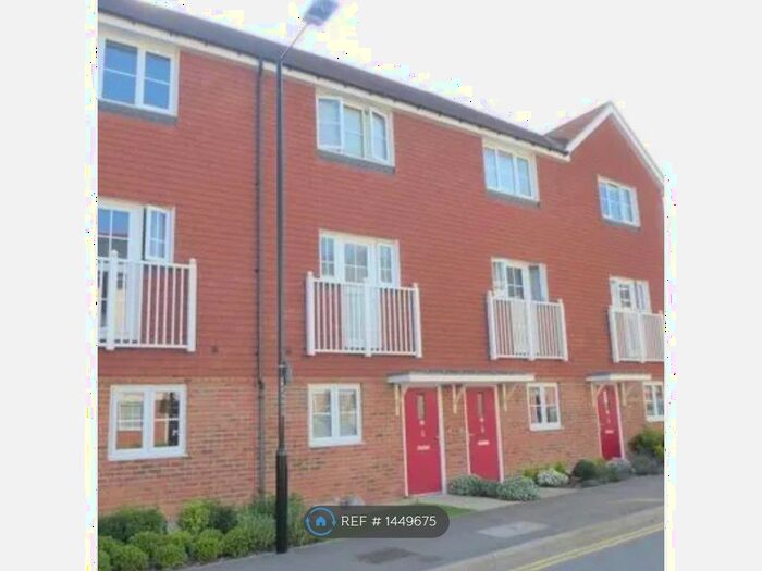 4 Bedroom Terraced House To Rent In Hambrook Road, Snodland, ME6