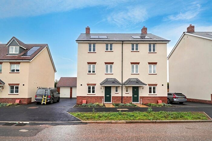 4 Bedroom Detached House To Rent In Bedroom Property, EX2