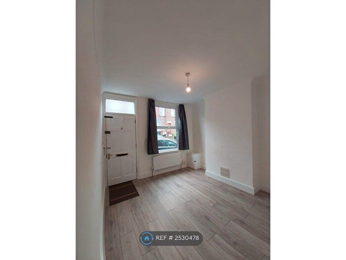 2 Bedroom Terraced House To Rent In St. Pauls Road, Luton, LU1