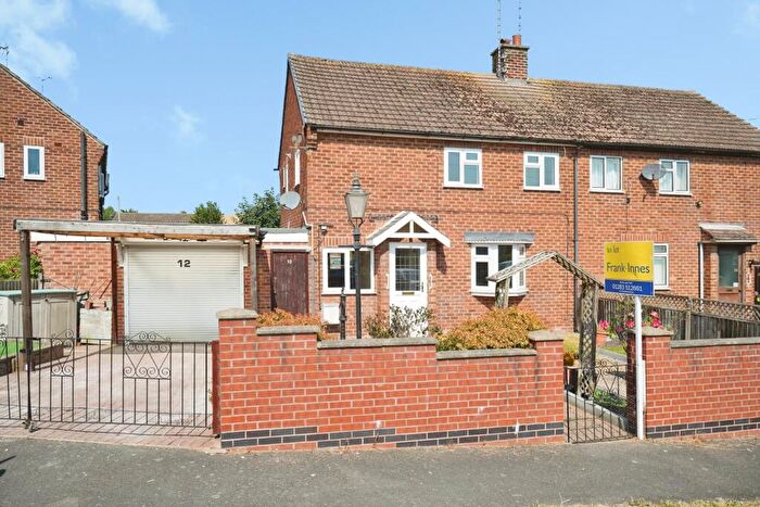 3 Bedroom Semi Detached House To Rent In Harbin Road, Walton-on-Trent, DE12