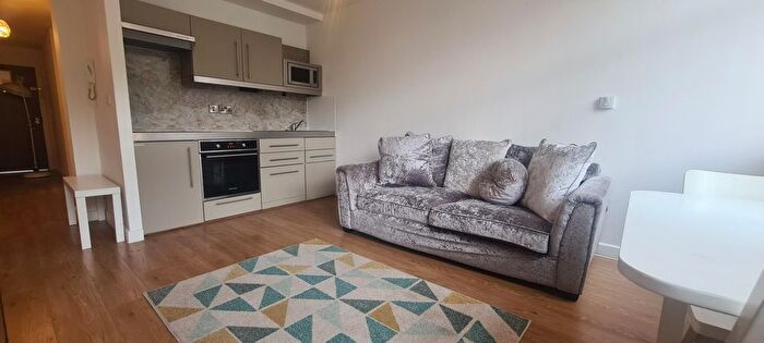 1 Bedroom Flat To Rent In Platform Road, Ocean Village, Southampton, SO14