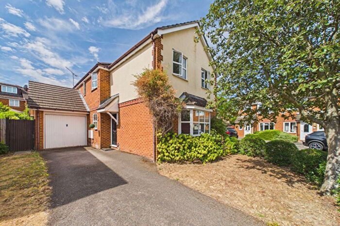 3 Bedroom Detached House For Sale In Munday Court, Binfield, Bracknell, Berkshire, RG42