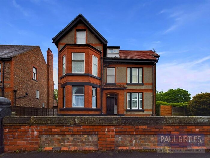 1 Bedroom Flat To Rent In Queens Road, Urmston, Trafford, M41