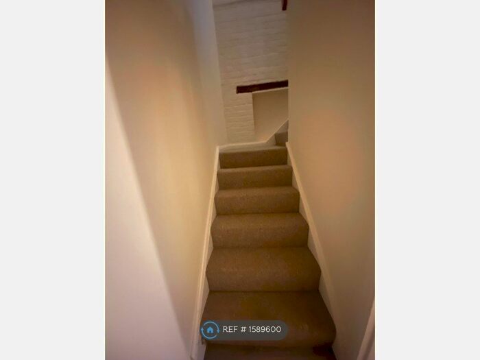 Studio To Rent In Rossway, Berkhamsted, HP4