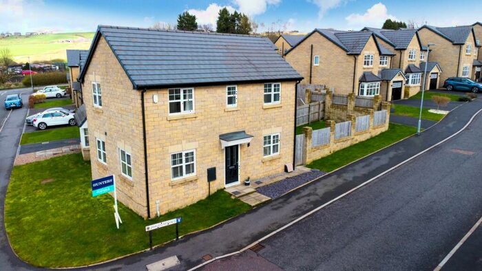 3 Bedroom Detached House For Sale In Wheatear Place, Darwen, BB3