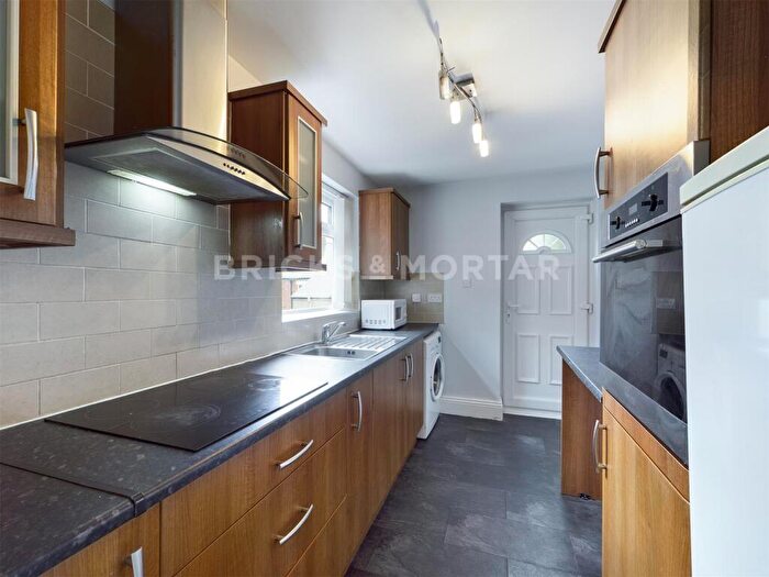 3 Bedroom Flat To Rent In (£ Pppw) Hotspur Street, Heaton, Newcastle Upon Tyne, NE6