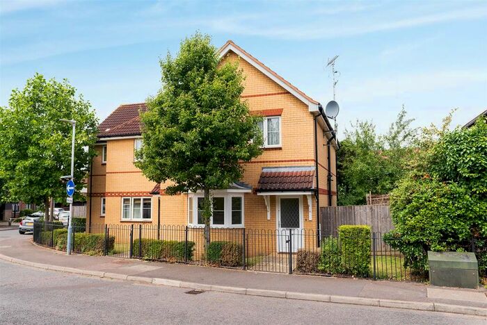 1 Bedroom Flat To Rent In Horseshoe Drive, Uxbridge, UB8