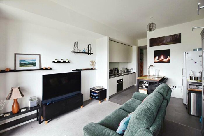 1 Bedroom Apartment For Sale In Lake Shore Drive, Bristol, BS13