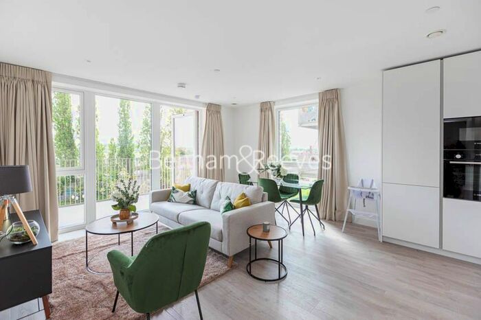 2 Bedroom Flat To Rent In Beresford Avenue, Wembley, HA0