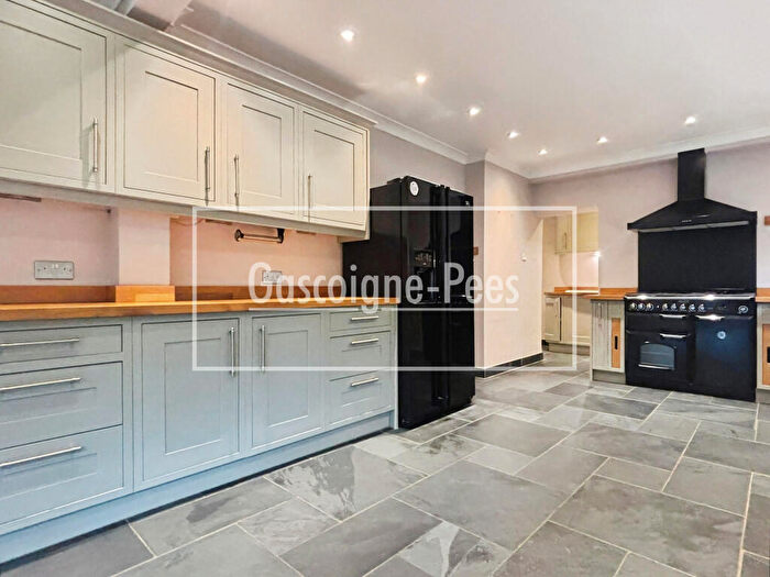 4 Bedroom Detached House To Rent In Honeysuckle Lane, Headley Down, GU35