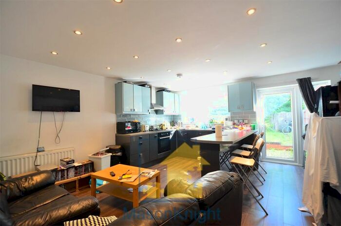 4 Bedroom Terraced House To Rent In Fairgreen Way, Selly Oak, Birmingham, B29