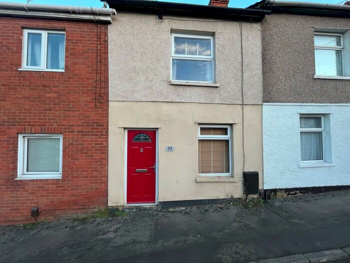 2 Bedroom House To Rent In Eastcott Hill, Swindon, SN1