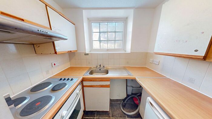 1 Bedroom Studio To Rent In St Martins Court, Brighton, BN2