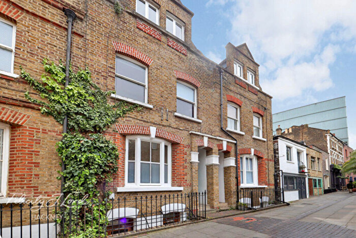 2 Bedroom Flat For Sale In Sylvester Path, London, E8