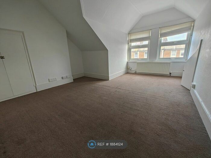1 Bedroom Flat To Rent In Station Road, Portslade, Brighton, BN41