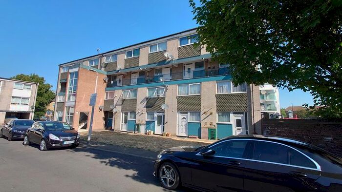 2 Bedroom Flat To Rent In Wellesley Road, Croydon, CR0