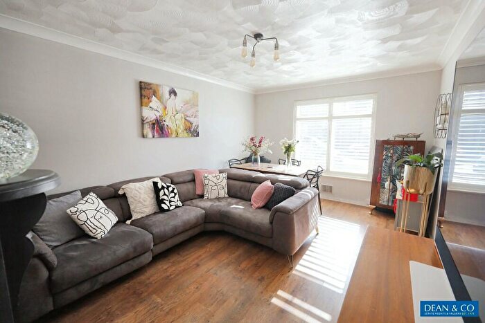 2 Bedroom Flat For Sale In Sherbourne Road, Hove, East Sussex, BN3